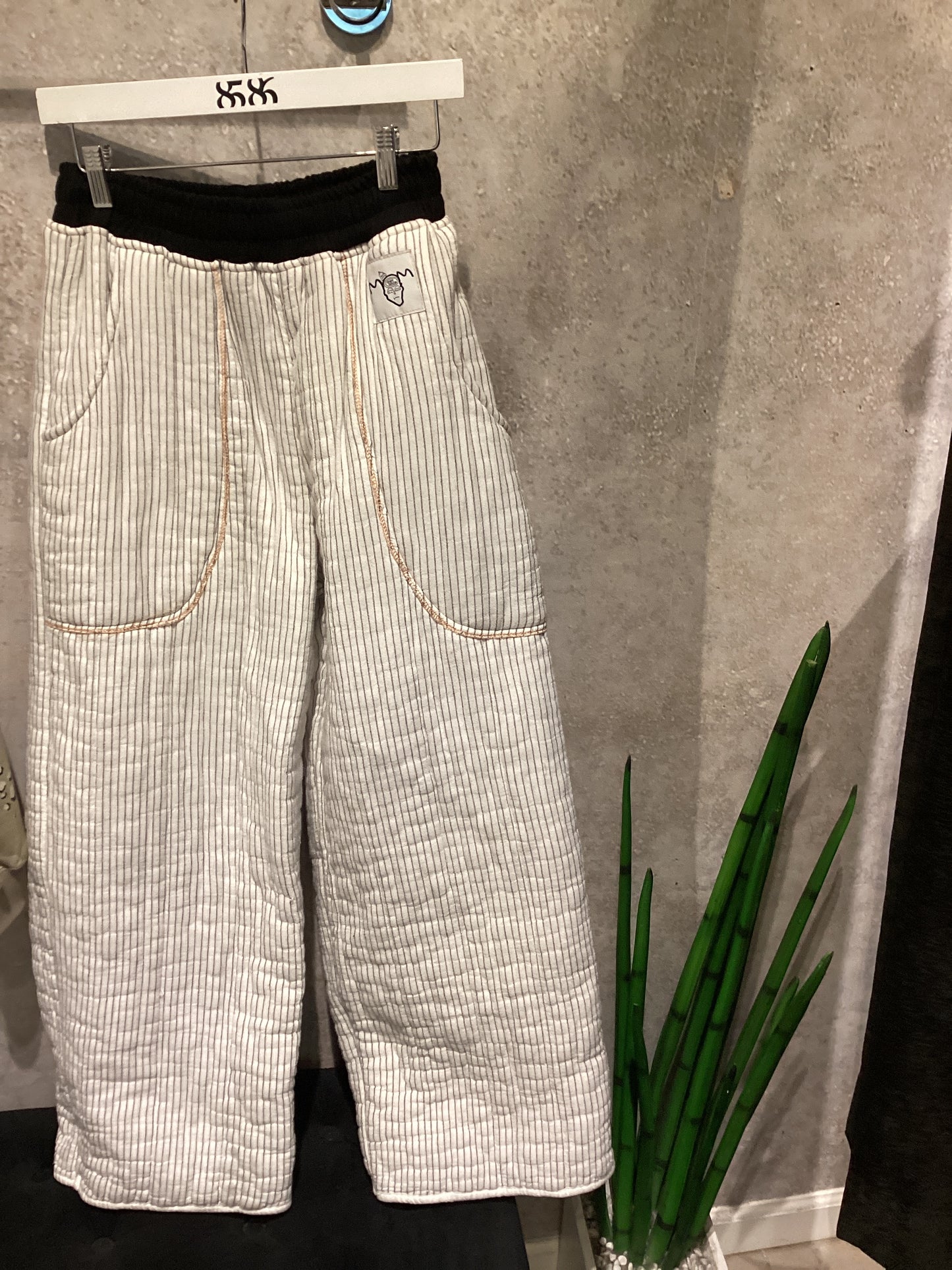 ANGEL GENTLE: PINSTRIPED SWEAT PANTS