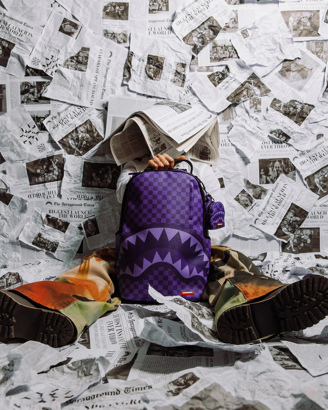 SPRAYGROUND: ALL SYSTEMS GO SHARKS IN PARIS KEYCHAIN