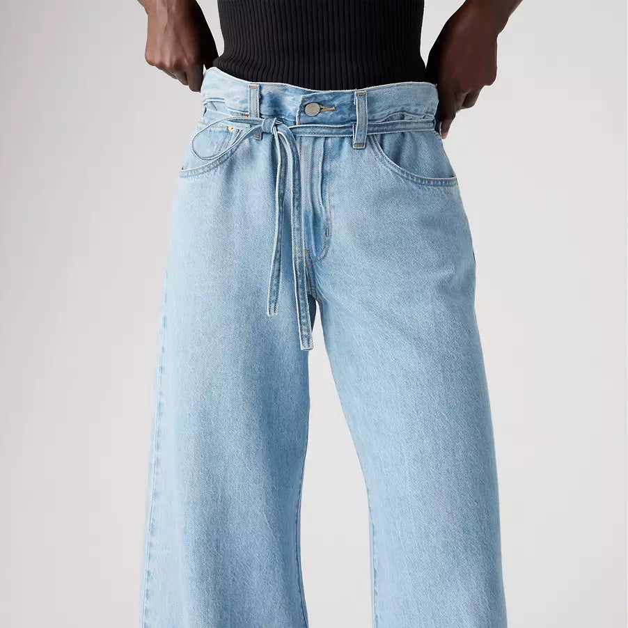 LEVIS: BAGGY STRAIGHT JEANS