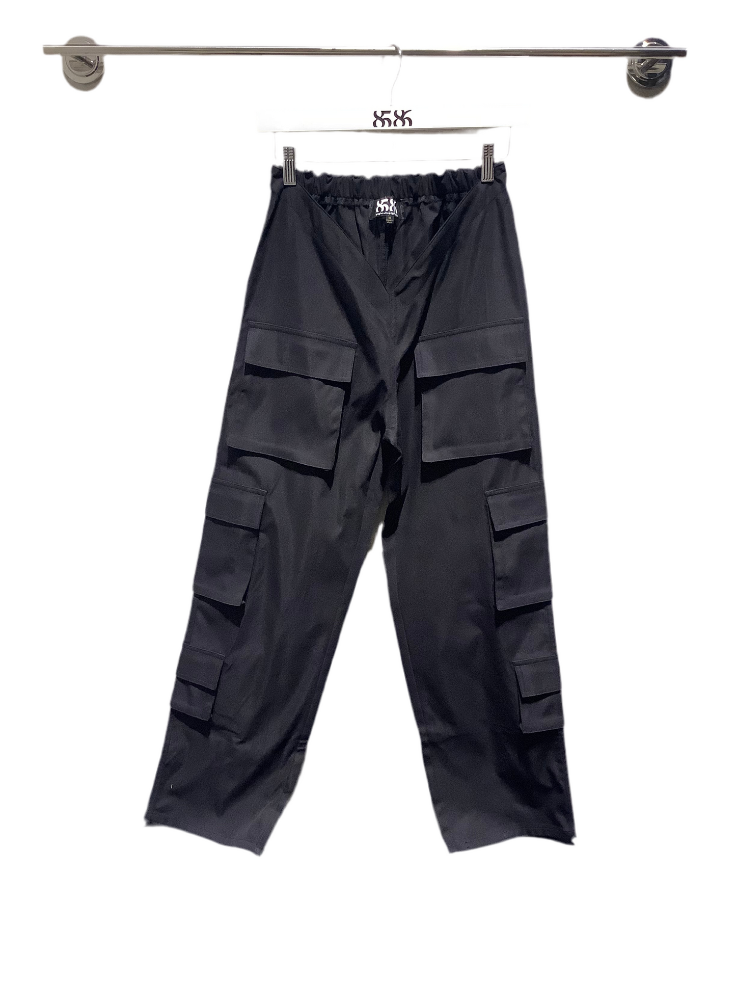 8586: V-CUT Cargo Pants