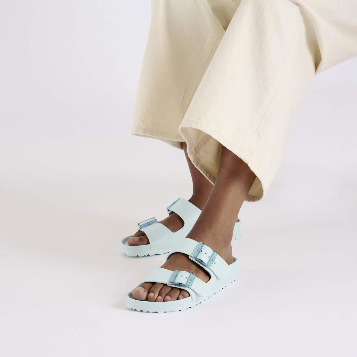 BIRKENSTOCK: ARIZONA STEALTH BUCKLE