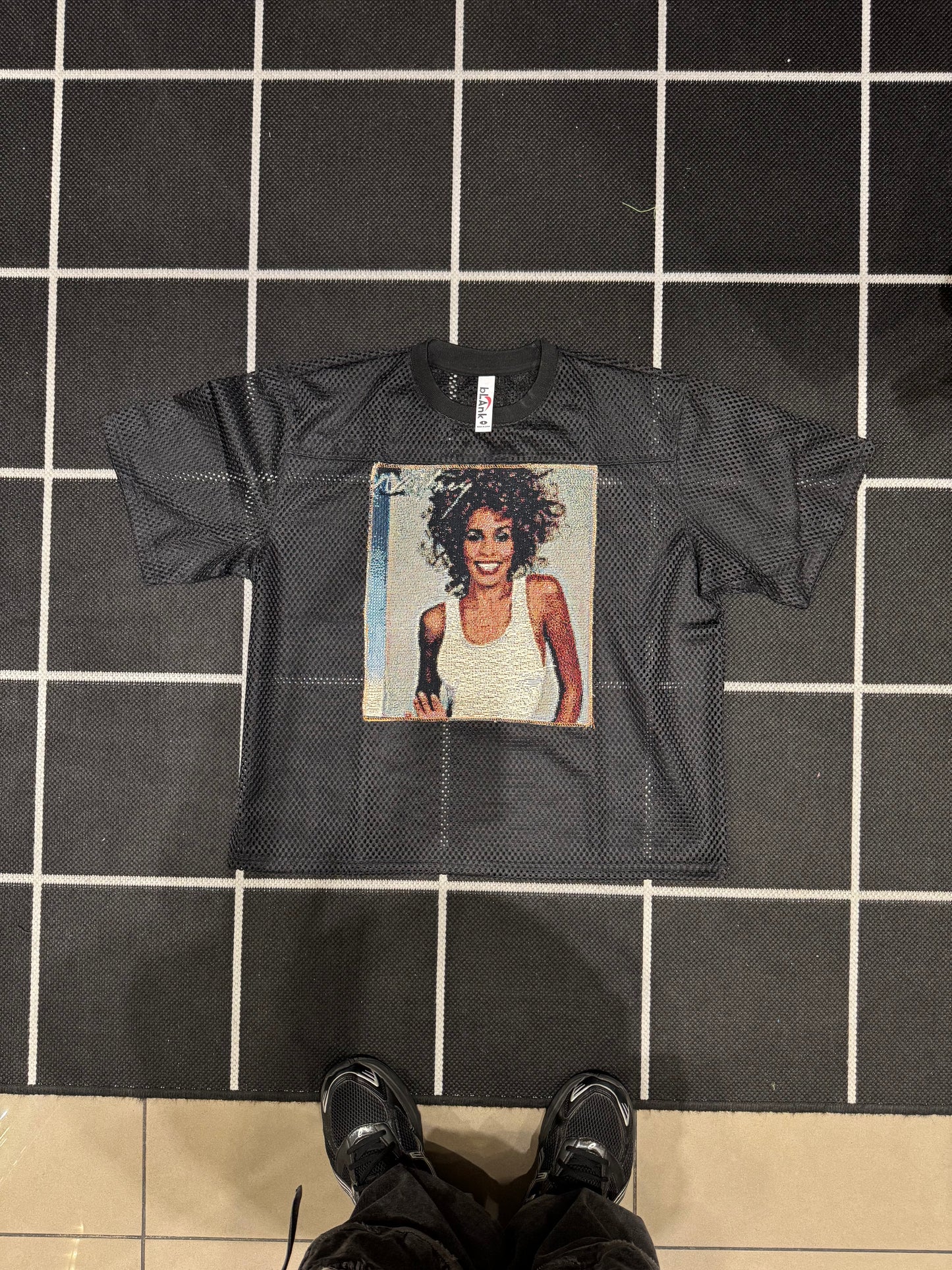 ANGEL GENTLE: WHITNEY TAPESTRY MESH SHIRT
