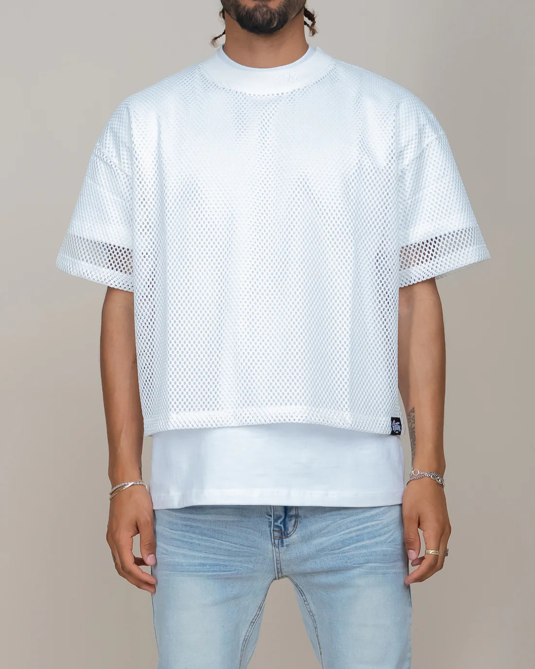 EPTEM MESH STADIUM JERSEY IN WHITE (MALE MODEL front view) -8586