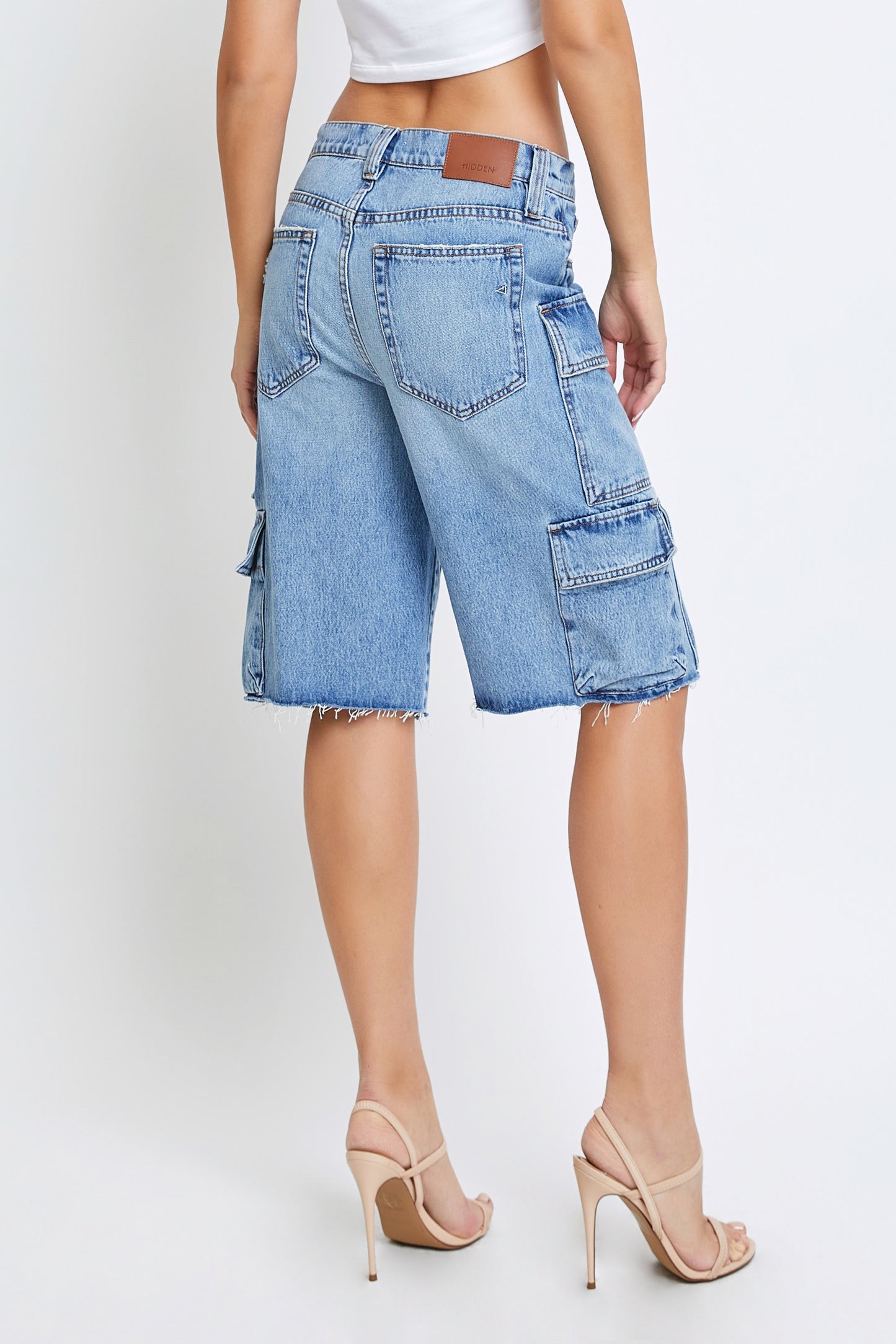 HIDDEN : ALYX CARGO BAGGY SHORTS (back view)