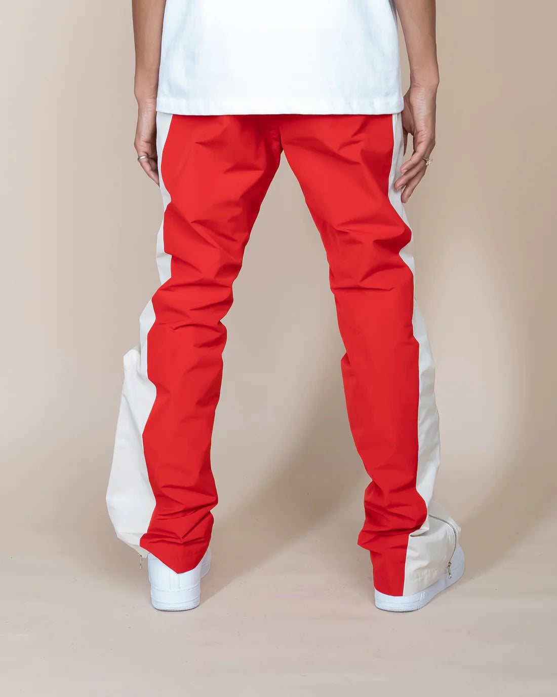 EPTM: NANDO FLARE PANTS (back view on model)