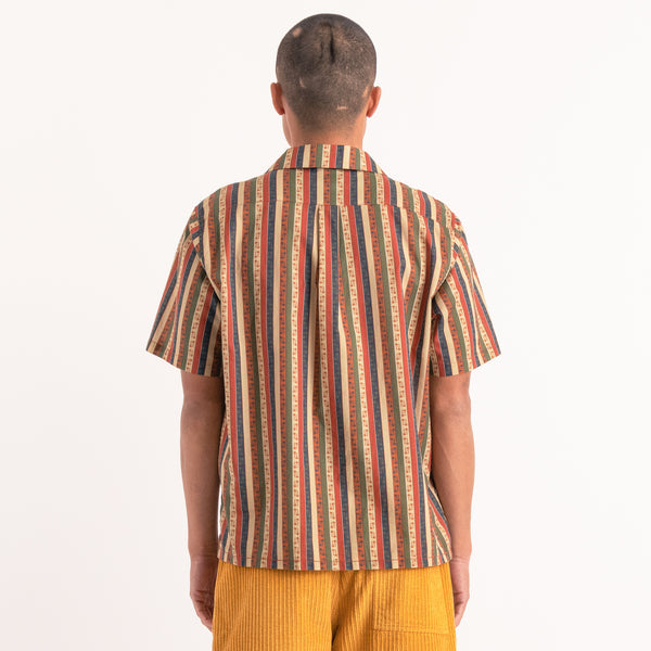 BANKS JOURNAL TERRACOTTA BUTTON UP SHIRT - 8586 (back view on model)