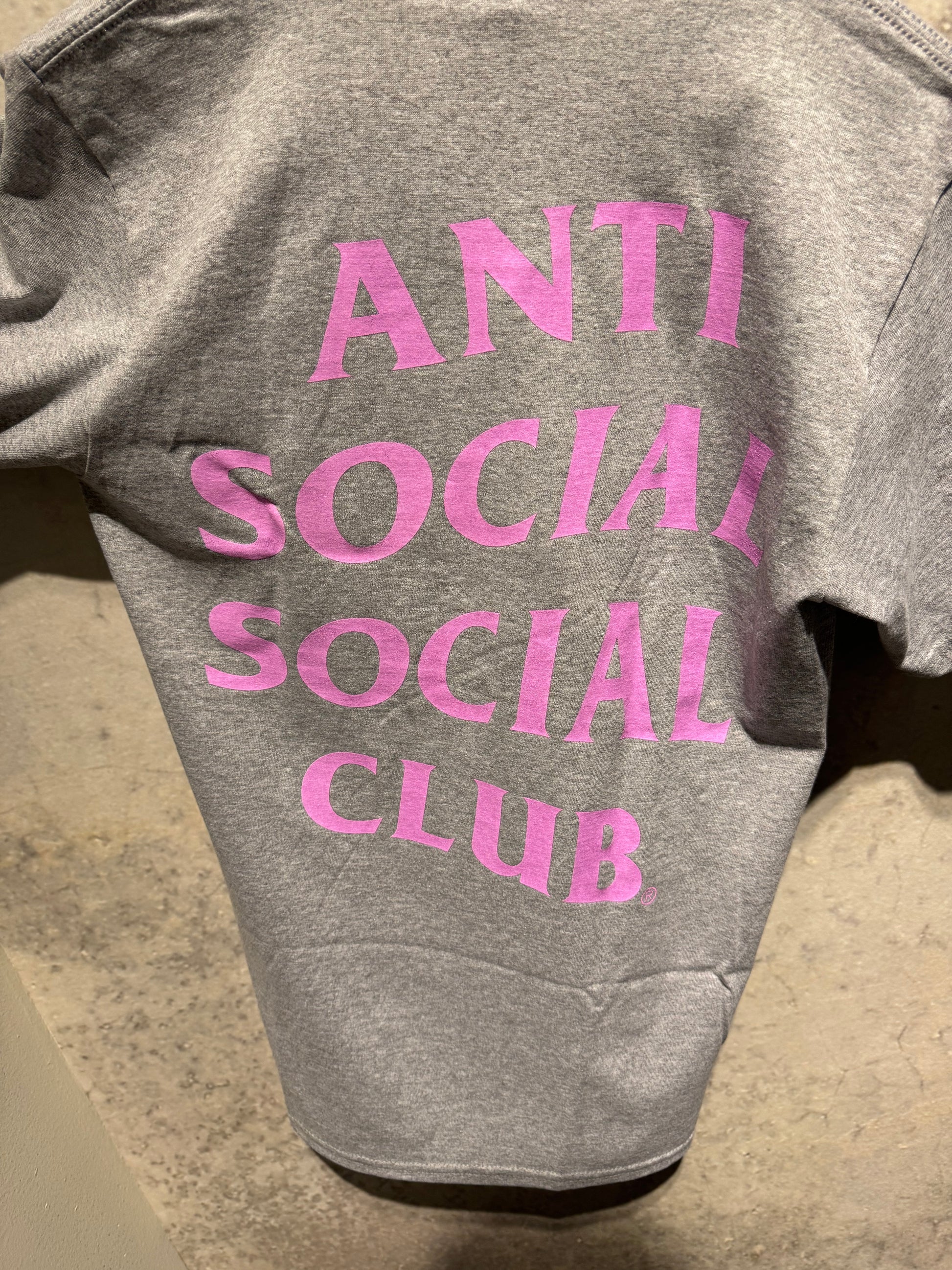 ANTI SOCIAL SOCIAL CLUB: EVERYONE IN LA TEE 85 86 eightyfiveightysix ANTI SOCIAL SOCIAL CLUB: EVERYONE IN LA TEE 85 86 eightyfiveightysix