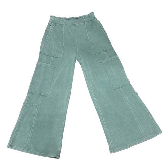8586: GREEN GARMENT DYE CARGO SWEATPANTS