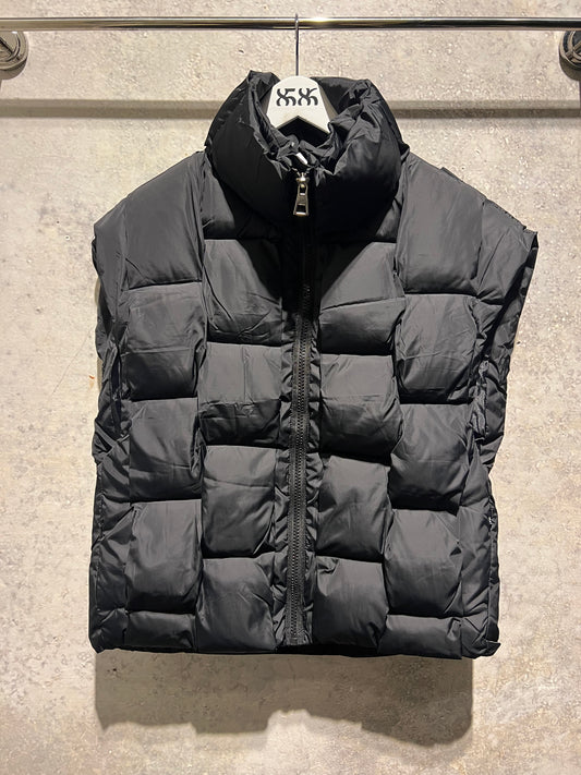 Unisex black woven puffer vest - 8586