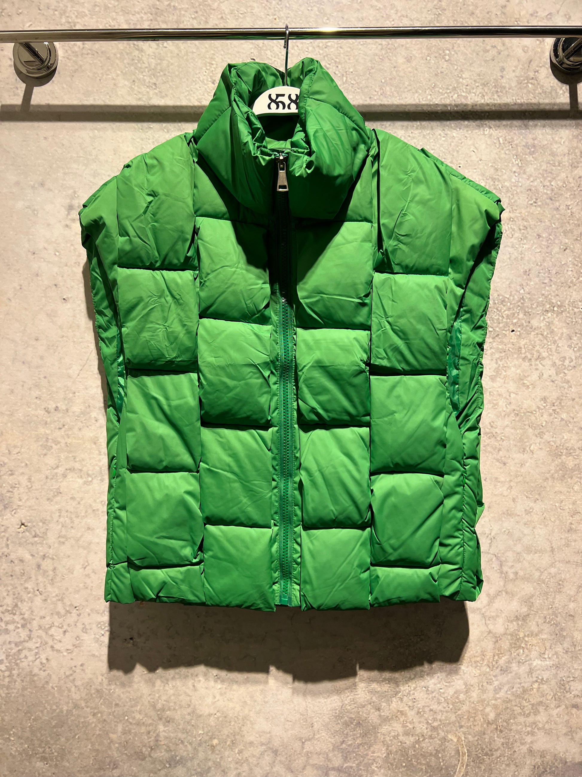 Unisex Kelly green nylon puffer vest - 8586