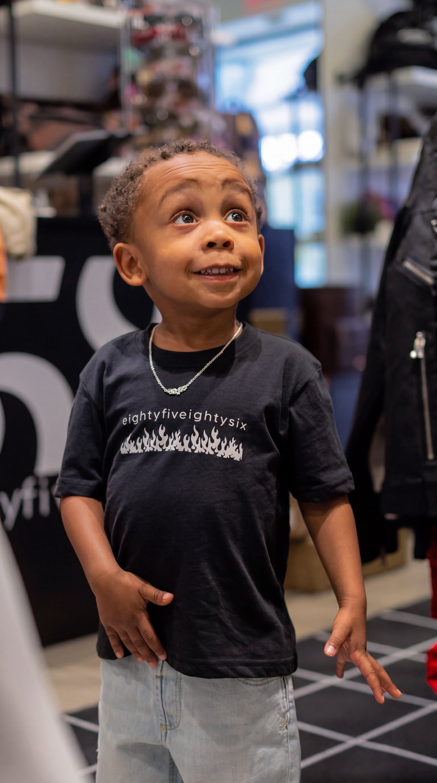 8586: TODDLER GRAPHIC LOGO TSHIRT