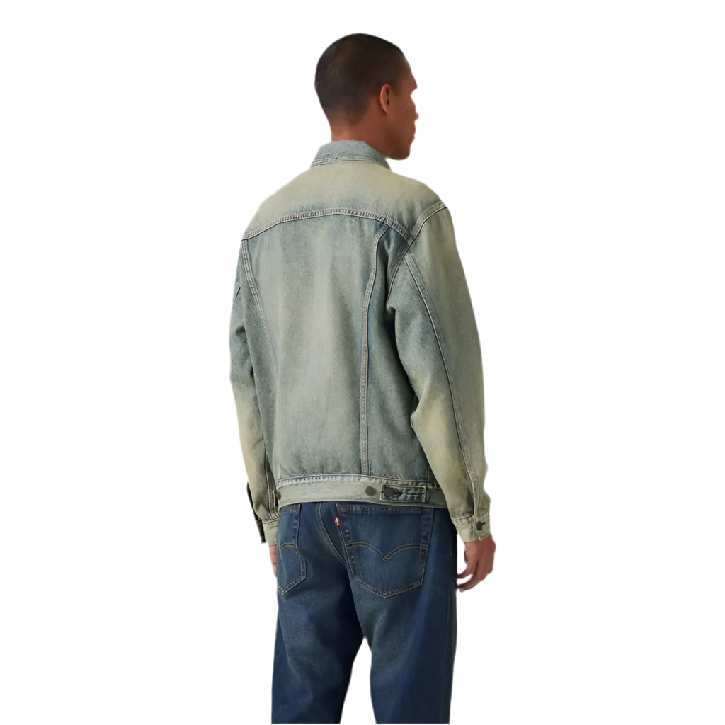 LEVI’S: LIGHTWEIGHT RELAXED FIT TRUCKER JACKET