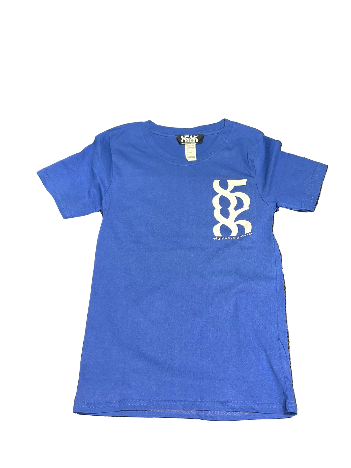8586: KIDS GRAPHIC LOGO TSHIRT