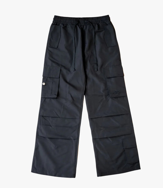 EPTM: PARACHUTE CARGO PANTS flat lay view (black)