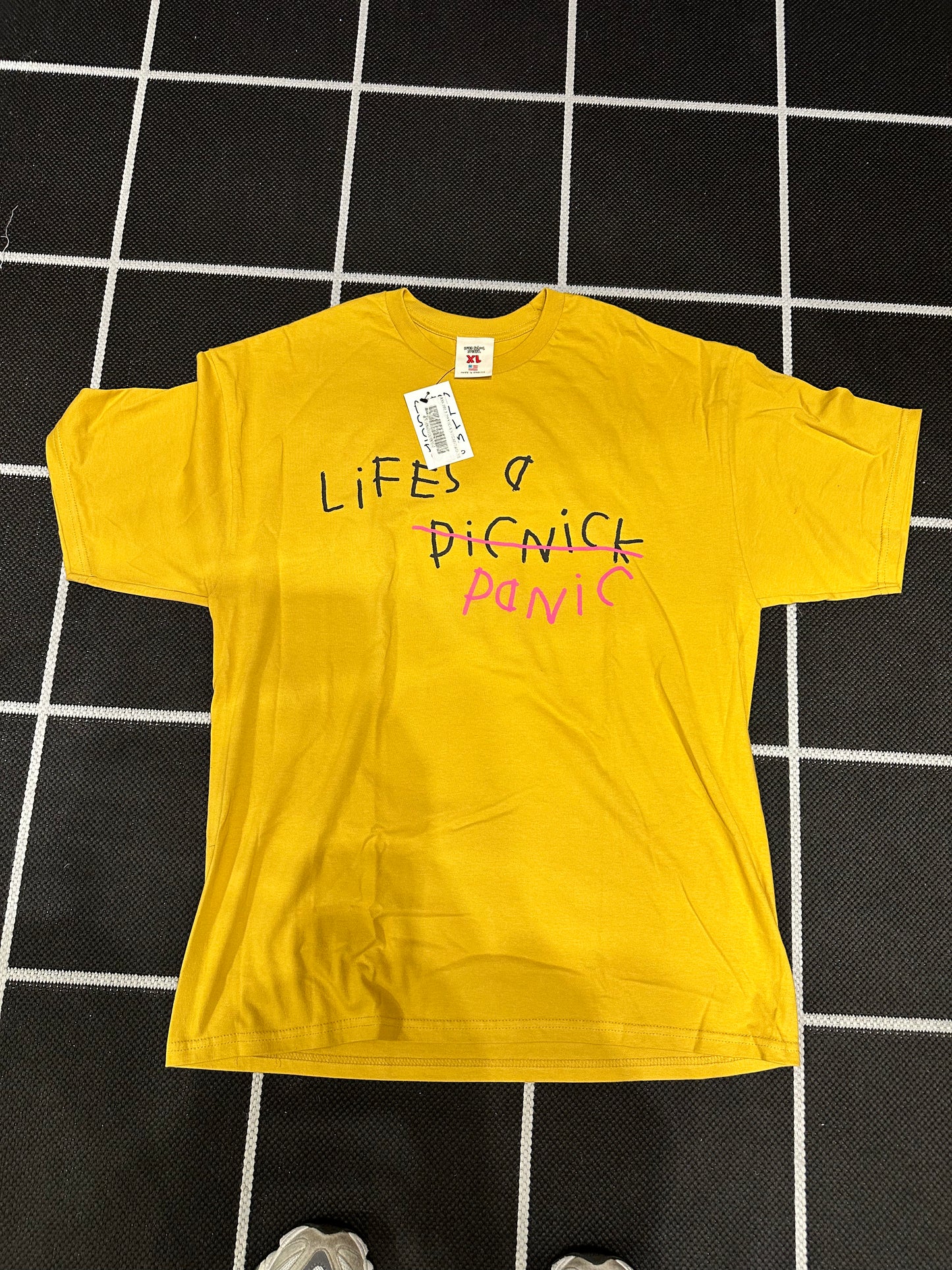AFTER SCHOOL SPECIAL : PANIC TEE MUSTARD