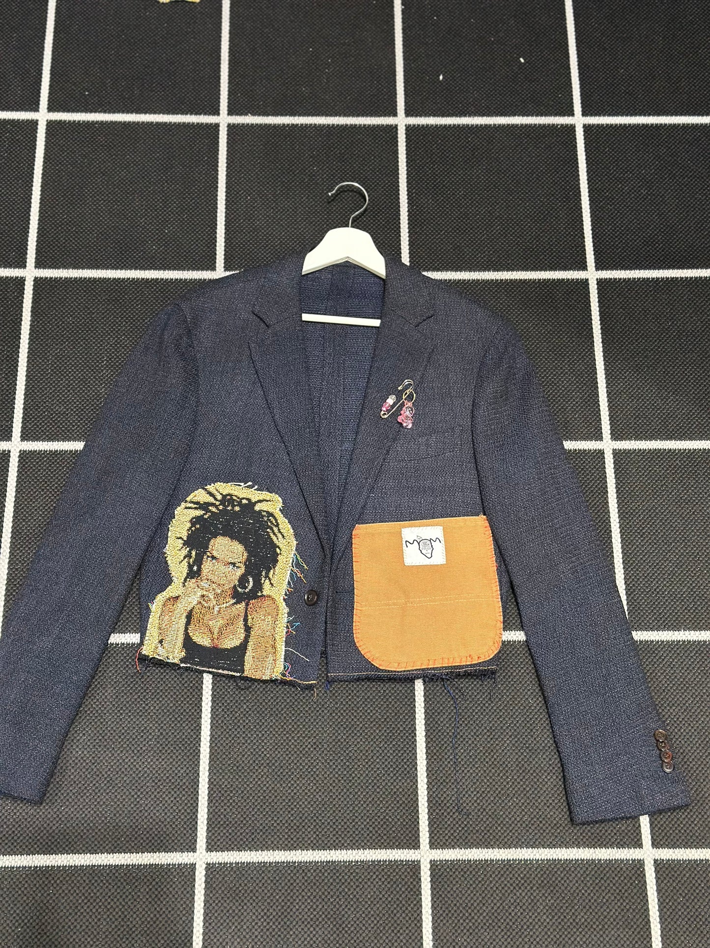 ANGEL GENTLE: UPCLYCLED CROPPED BLAZER