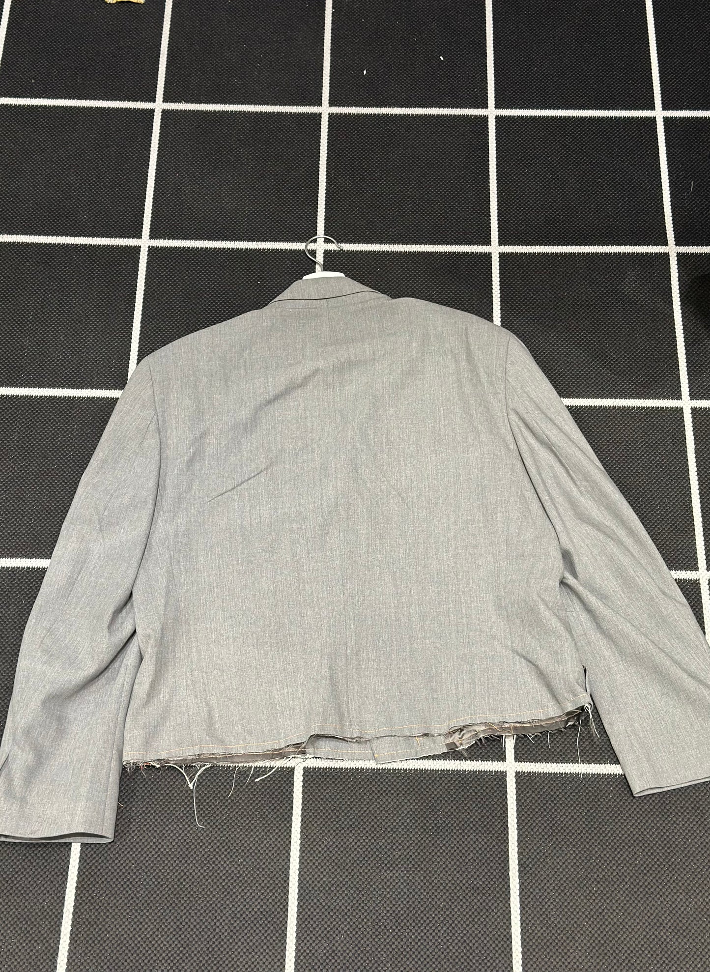 ANGEL GENTLE: UPCLYCLED CROPPED BLAZER