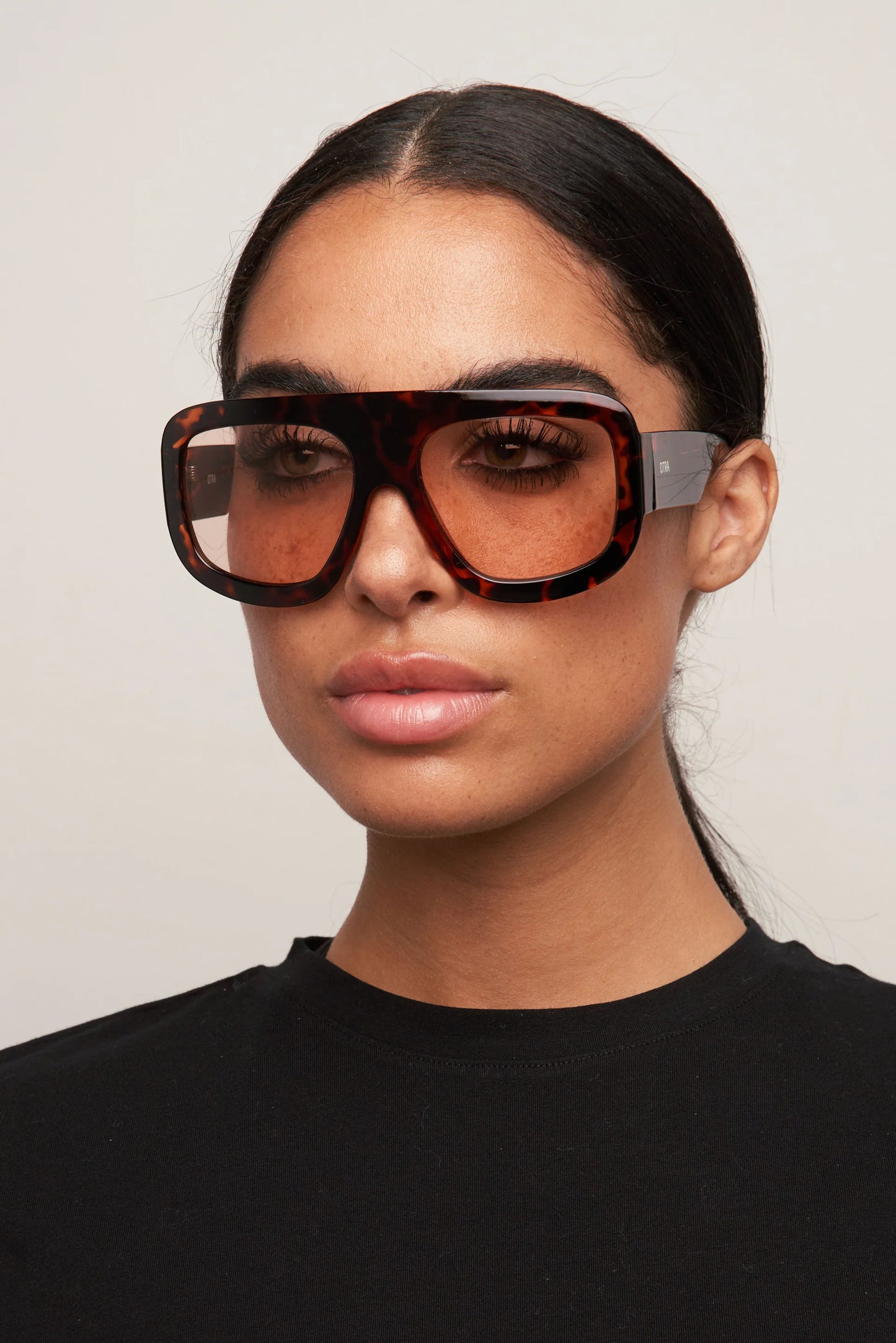 OTRA EYEWEAR: VAIL SUNGLASSES