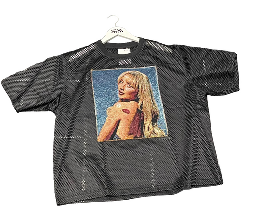 ANGEL GENTLE: Sabrina Carpenter JERSEY MESH TAPESTRY TOP