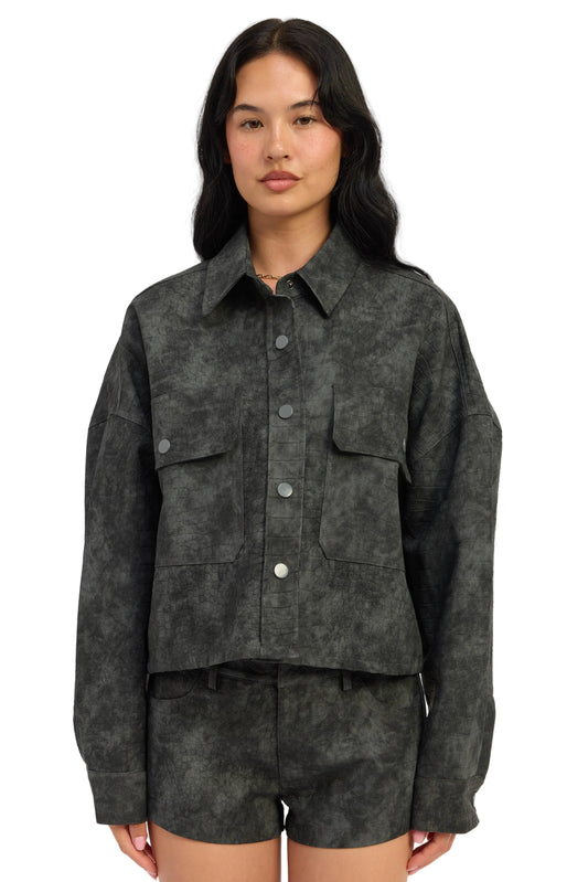 8586: FAUX LEATHER GREY SHORT