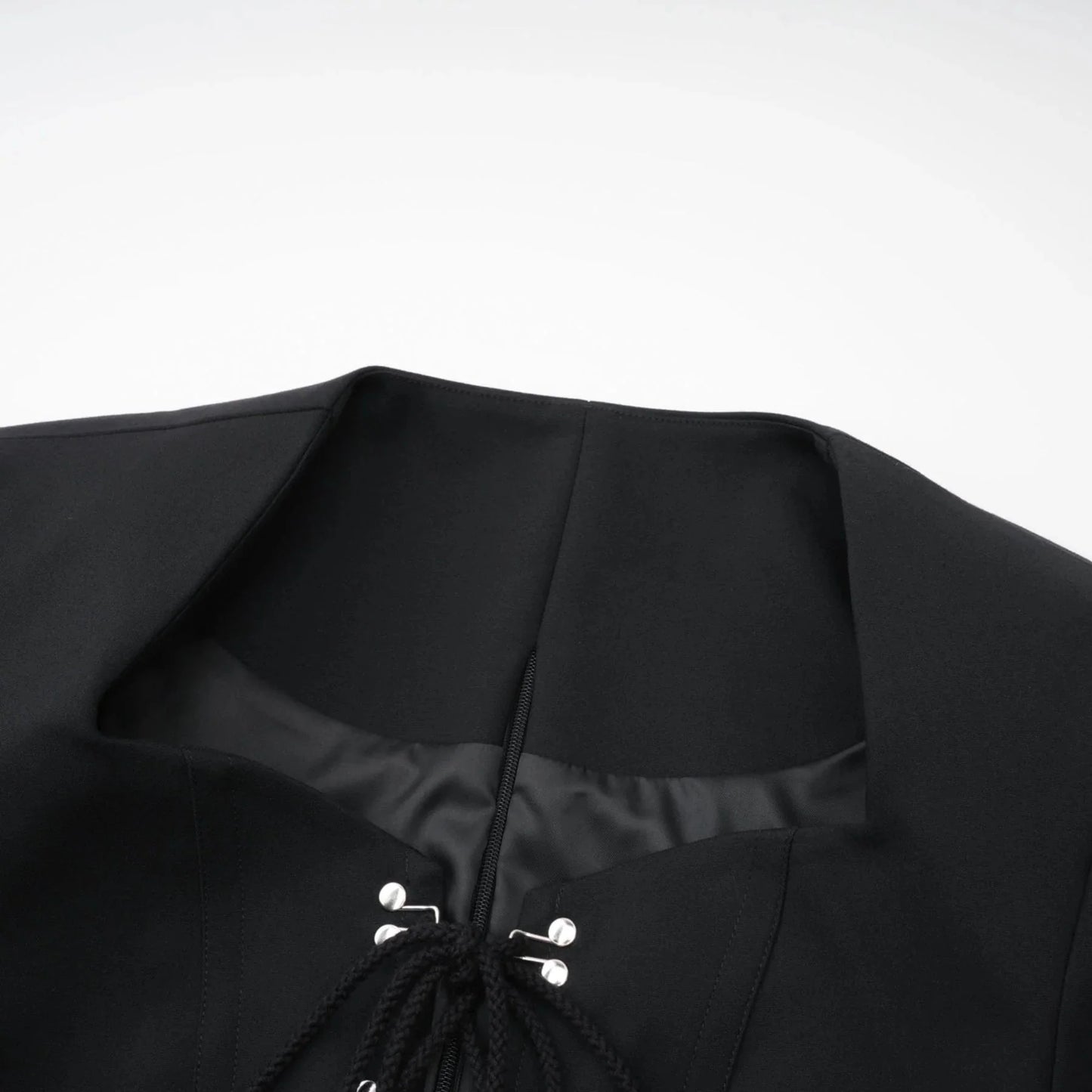 8586 BEULAH STYLE BLACK CROP BLAZER