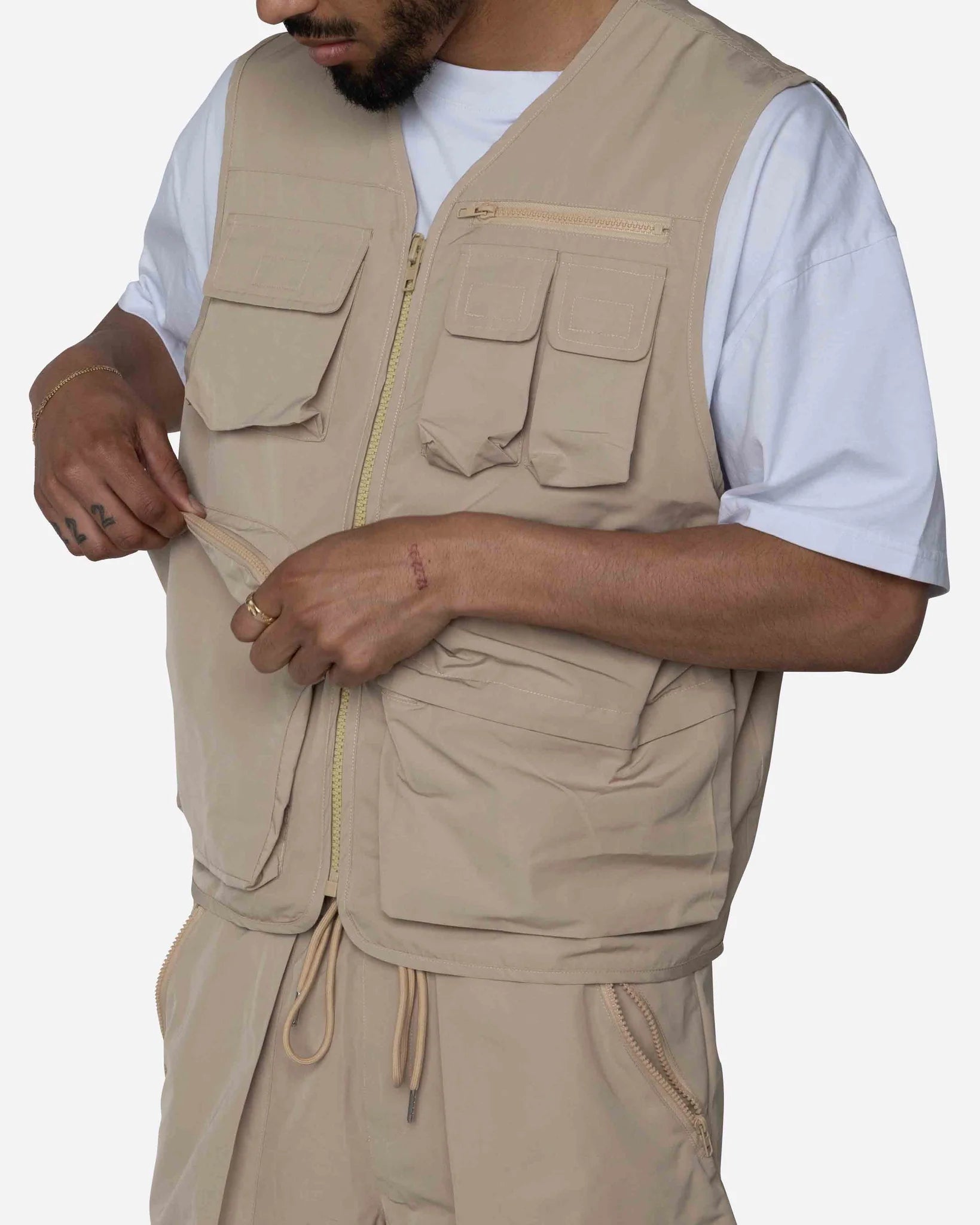 EPTM: HIKING VEST KHAKI