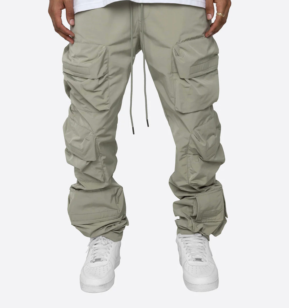 EPTM: COPELAND CARGO PANTS SAGE (front model view)