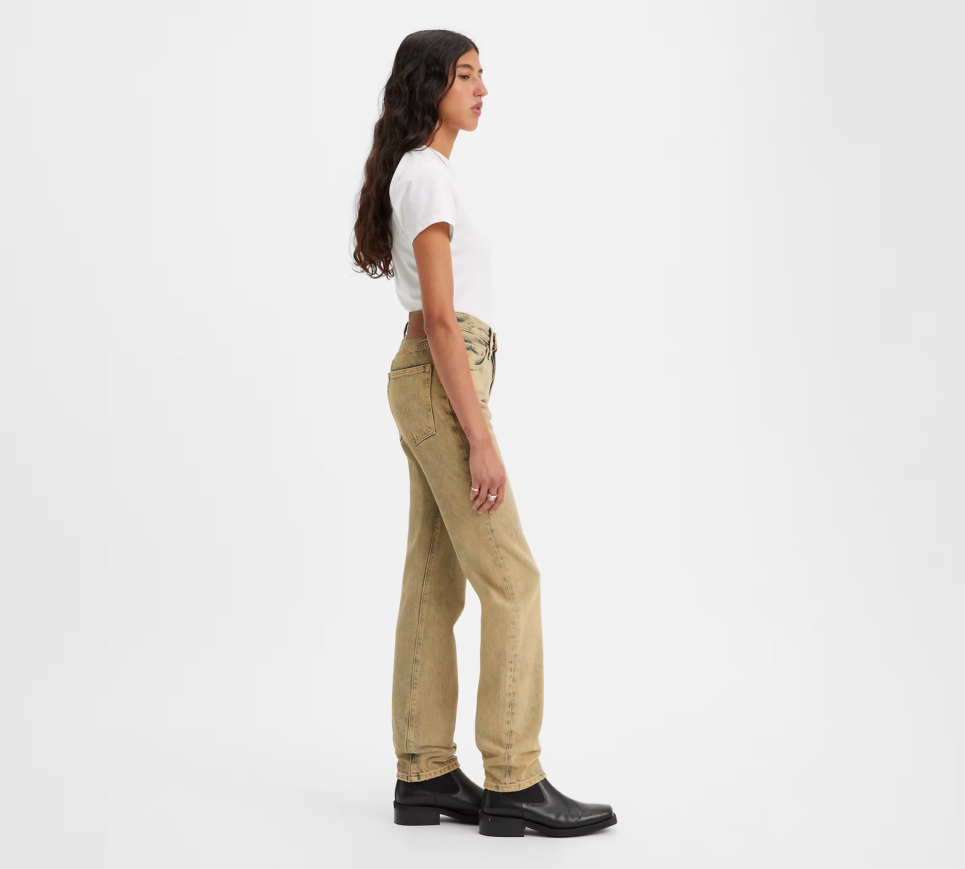 LEVI’S: 501 CLOUDY KHAKI JEANS (side view on model)