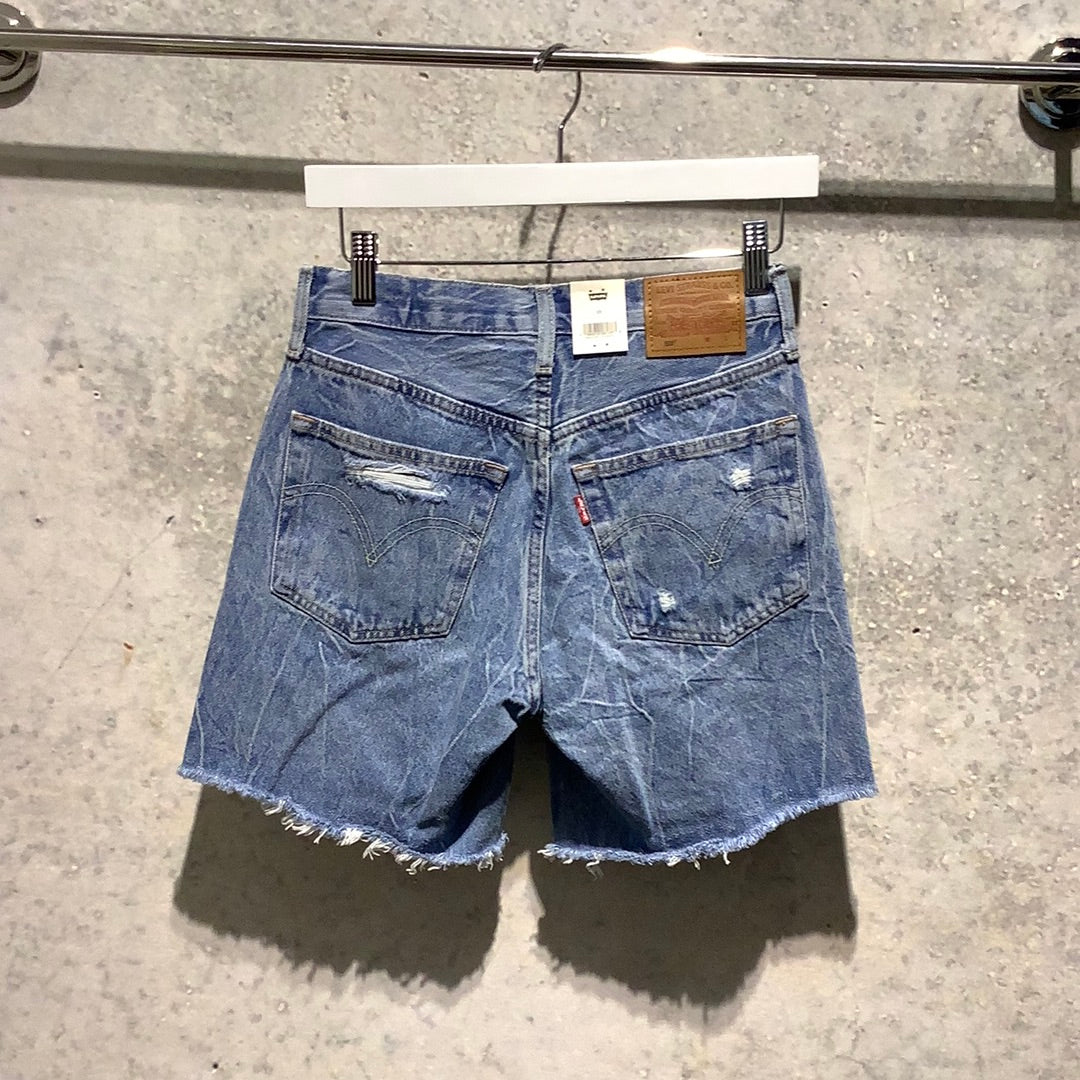 LEVIS 501 high rise mid thigh shorts