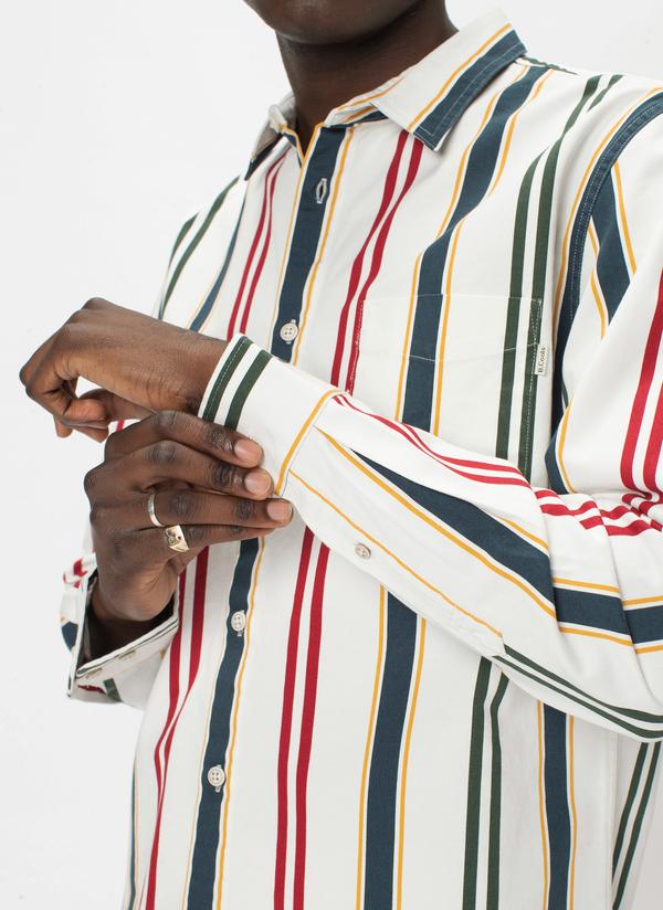 BARNEY COOLS WHITE VERT STRIPE CABIN BUTTON UP - 8586 (close up view) 