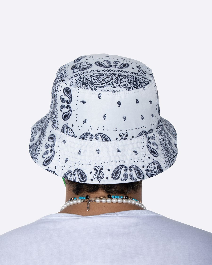 MEN'S WHITE BANDANA BUCKET HAT - 8586