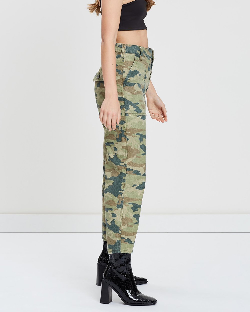 FREE PEOPLE CAMO PANTS - 8586