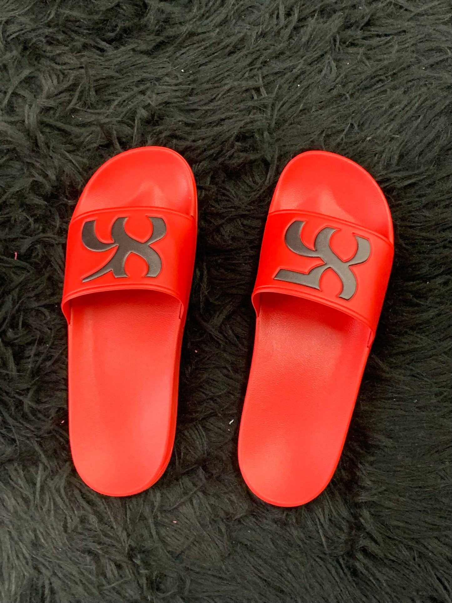 8586: LOGO SLIDE SANDALS