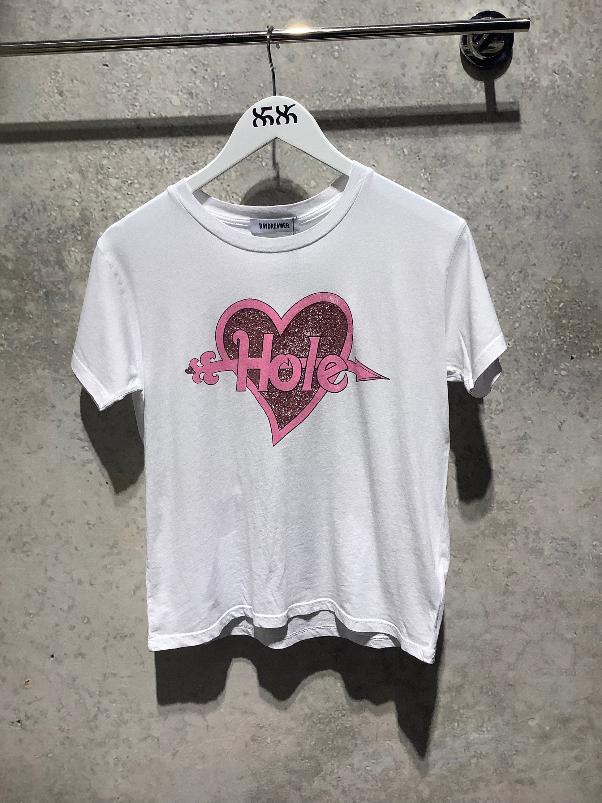 DAYDREAMER: HOLE GLITTER HEART SOLO TEE