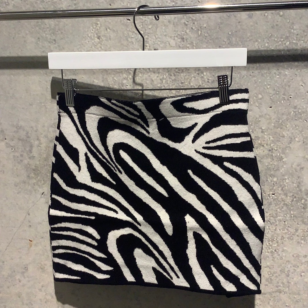 8586: ZEBRA PRINT MINI SKIRT
